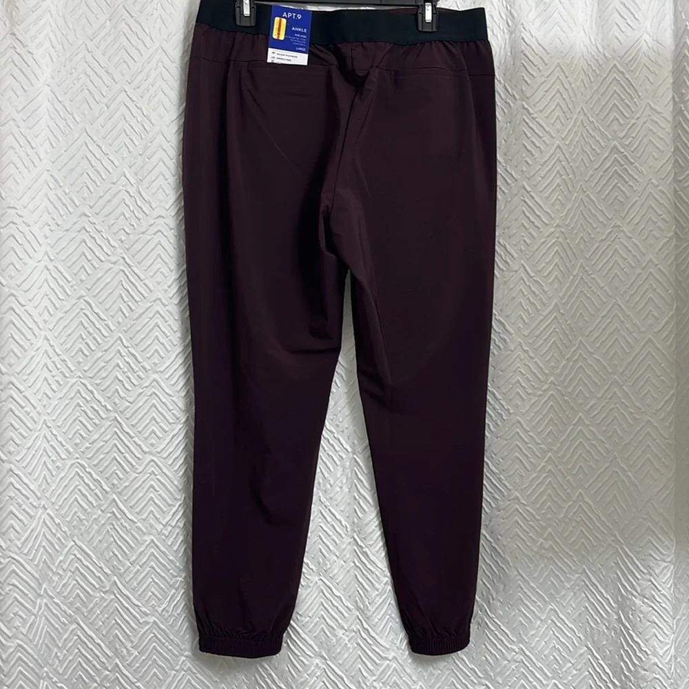 NWT Women’s Apt. 9 Ankle Jogger Purple Size‎ Large